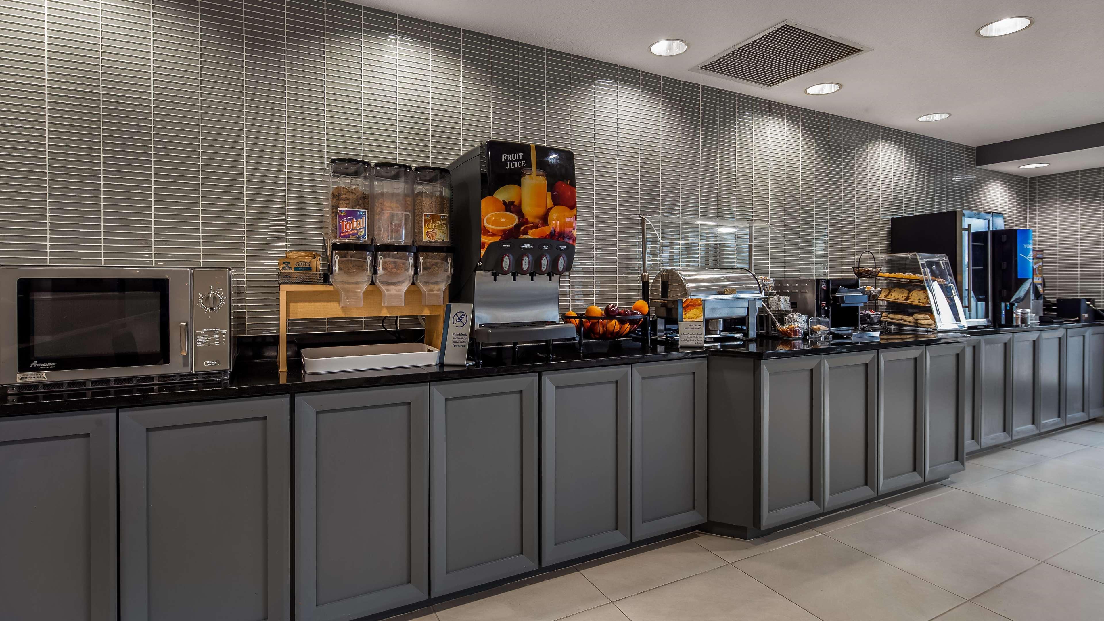 Best Western Plus New Caney Inn&Suites Extérieur photo