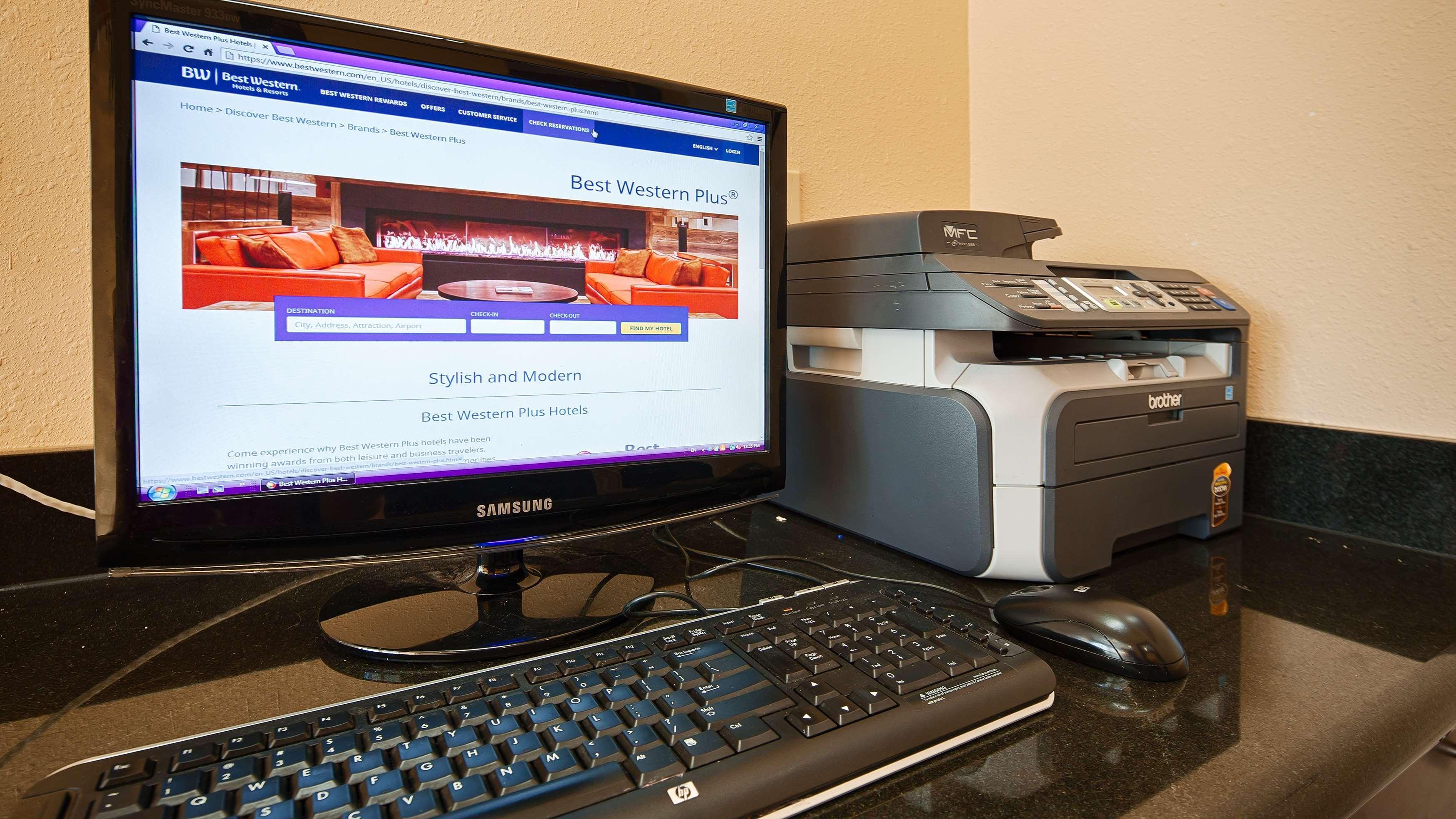 Best Western Plus New Caney Inn&Suites Extérieur photo