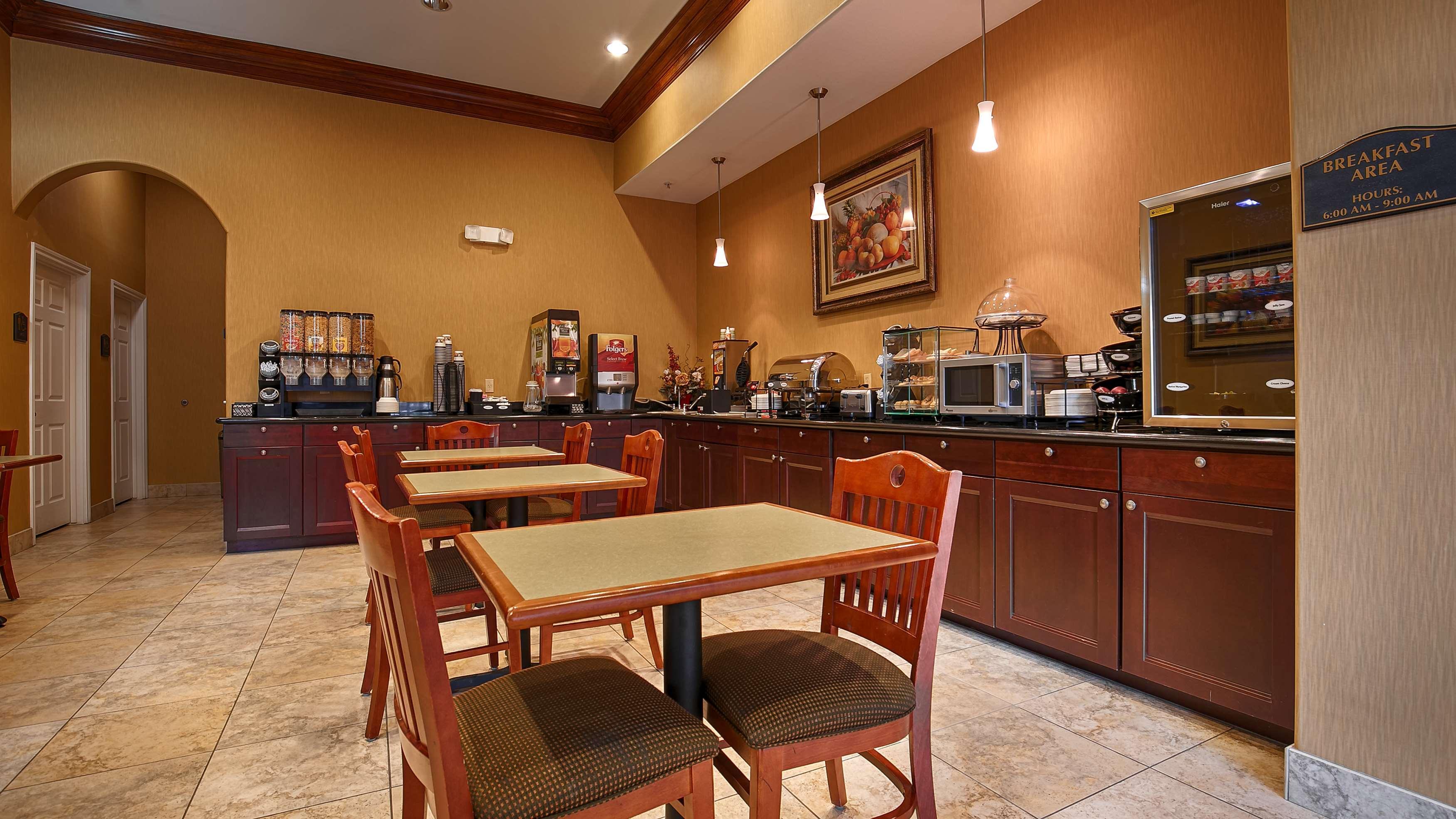 Best Western Plus New Caney Inn&Suites Extérieur photo